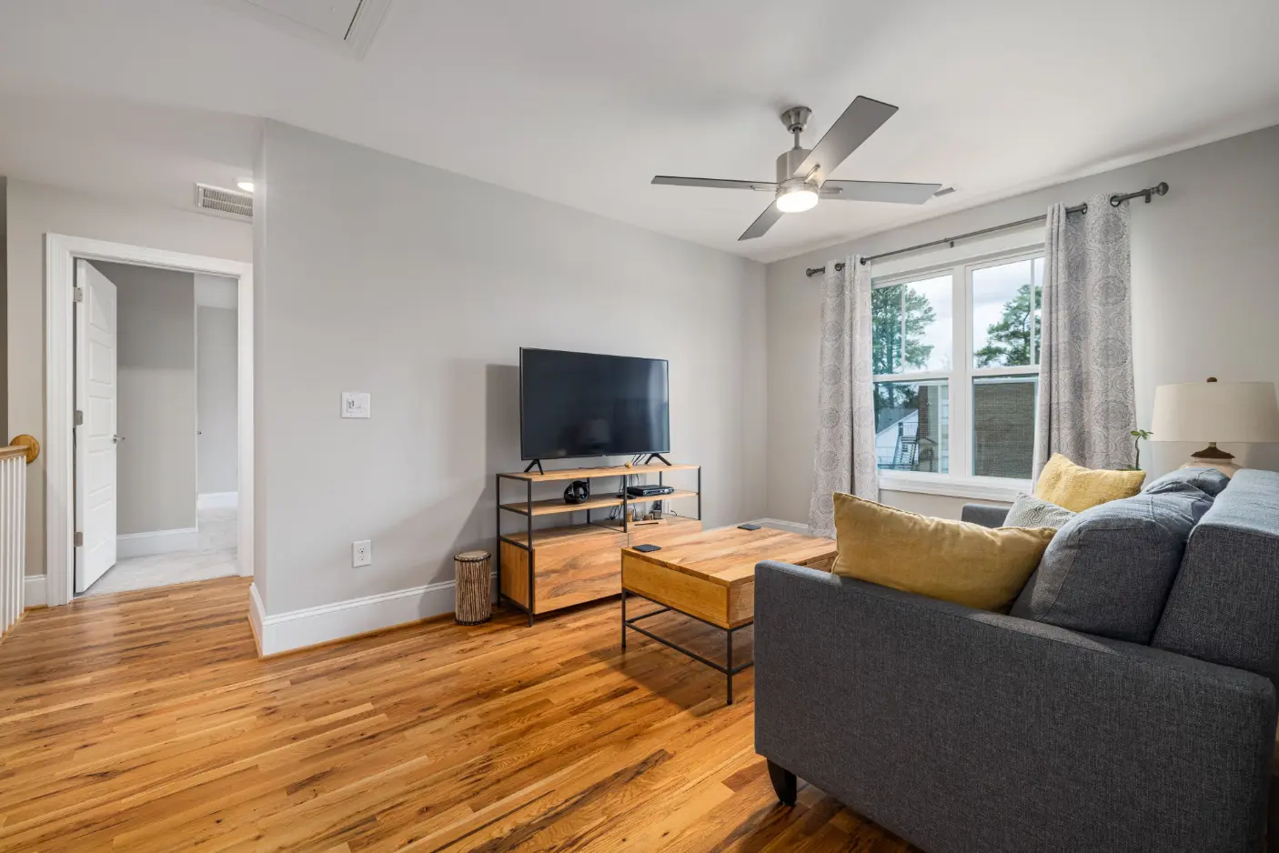 Laminate vs Vinyl Flooring: Which One Is Right for Your Home?